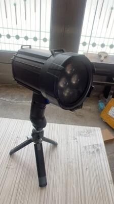 Ręczna lampa LED-UV Dtyle z podwójną funkcją UV i białego światła