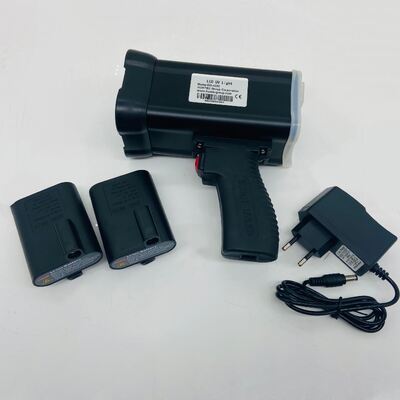 Ręczna lampa LED-UV zasilana bezpośrednio z sieci i bateryjnie