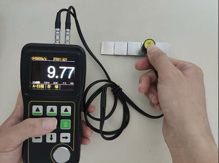 TG-5100D Przemysłowy tester grubości ultradźwiękowej z A-SCAN B SCAN w czasie rzeczywistym, OLED True Color Screen High Accuracy NDT Instrument