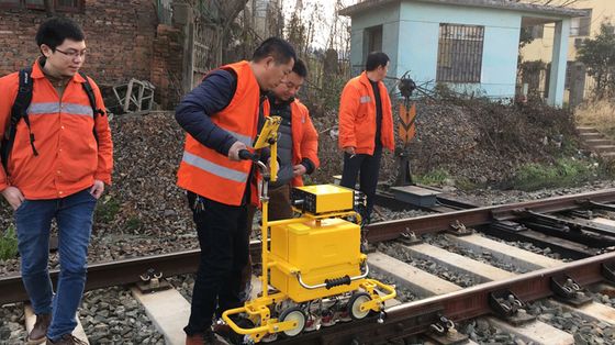 Kolorowy wyświetlacz TFT lekkie wózki wykorzystywane w systemie kolejowym cyfrowy ultradźwiękowy wykrywacz wad kolejowych