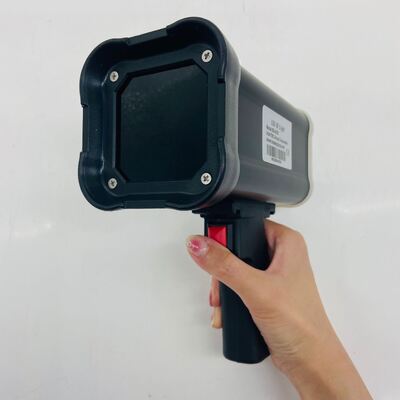 Ręczna lampa LED-UV zasilana bezpośrednio z sieci i bateryjnie